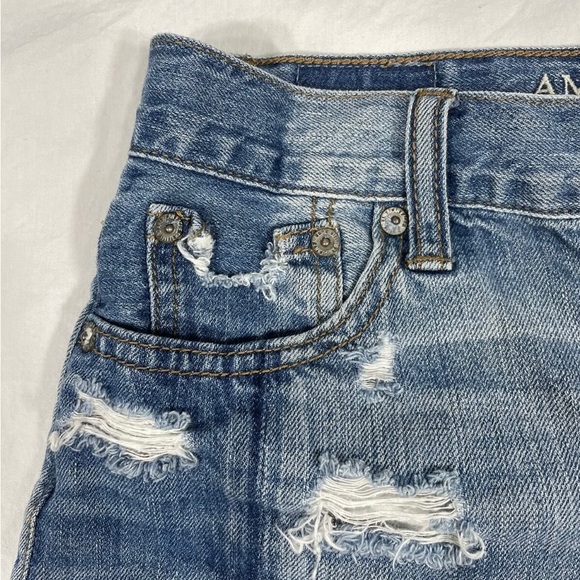 American Eagle Women Blue Distressed Buttoned Cut Off Denim Shorts Size 0 - Picture 5 of 10